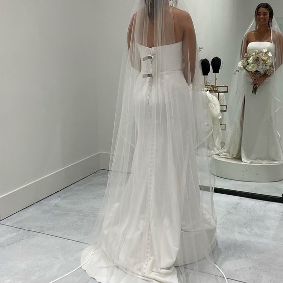 Elegant Strapless Satin Wedding Dress – Size 12 (Never Worn, Off the Rack) - Picture 4 of 5